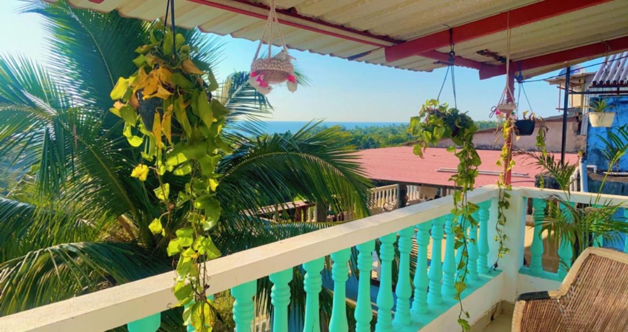 The Turquoiise House Hotel Morjim Exterior foto