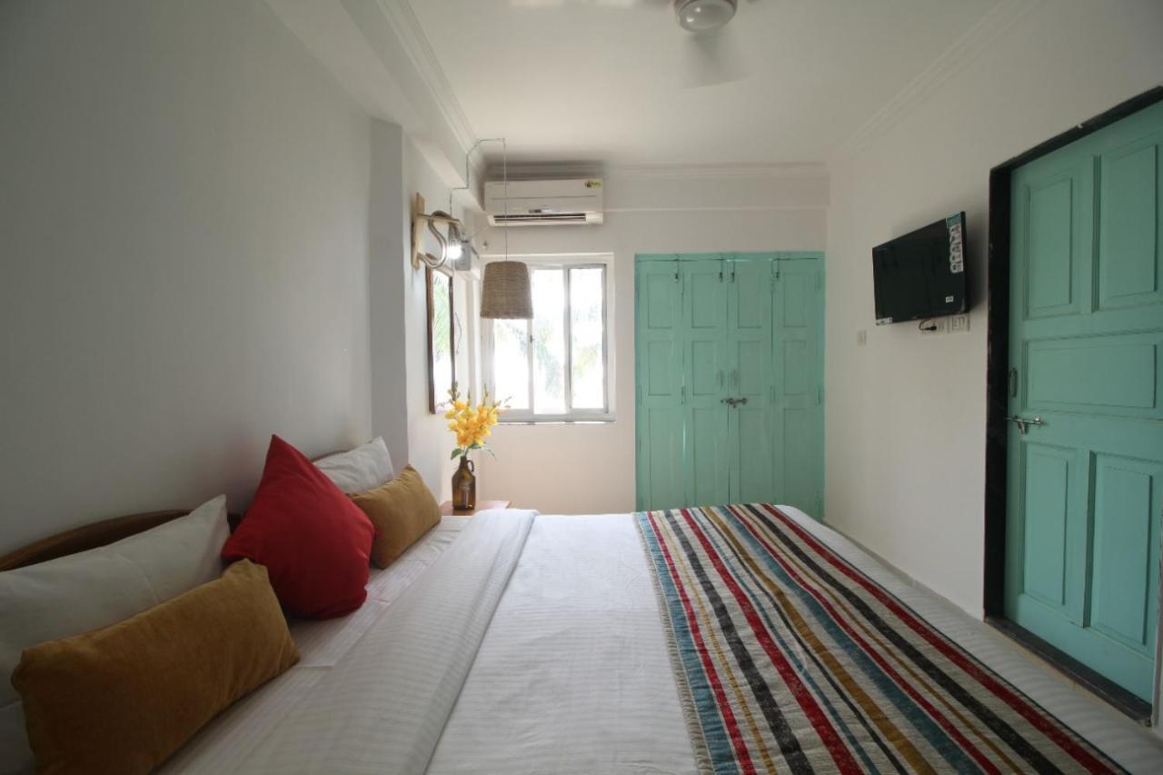 The Turquoiise House Hotel Morjim Exterior foto